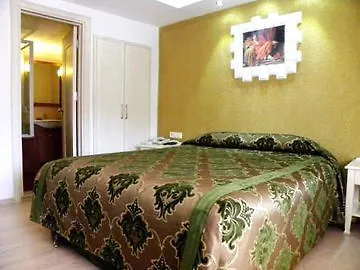 Asur Hotel Стамбул